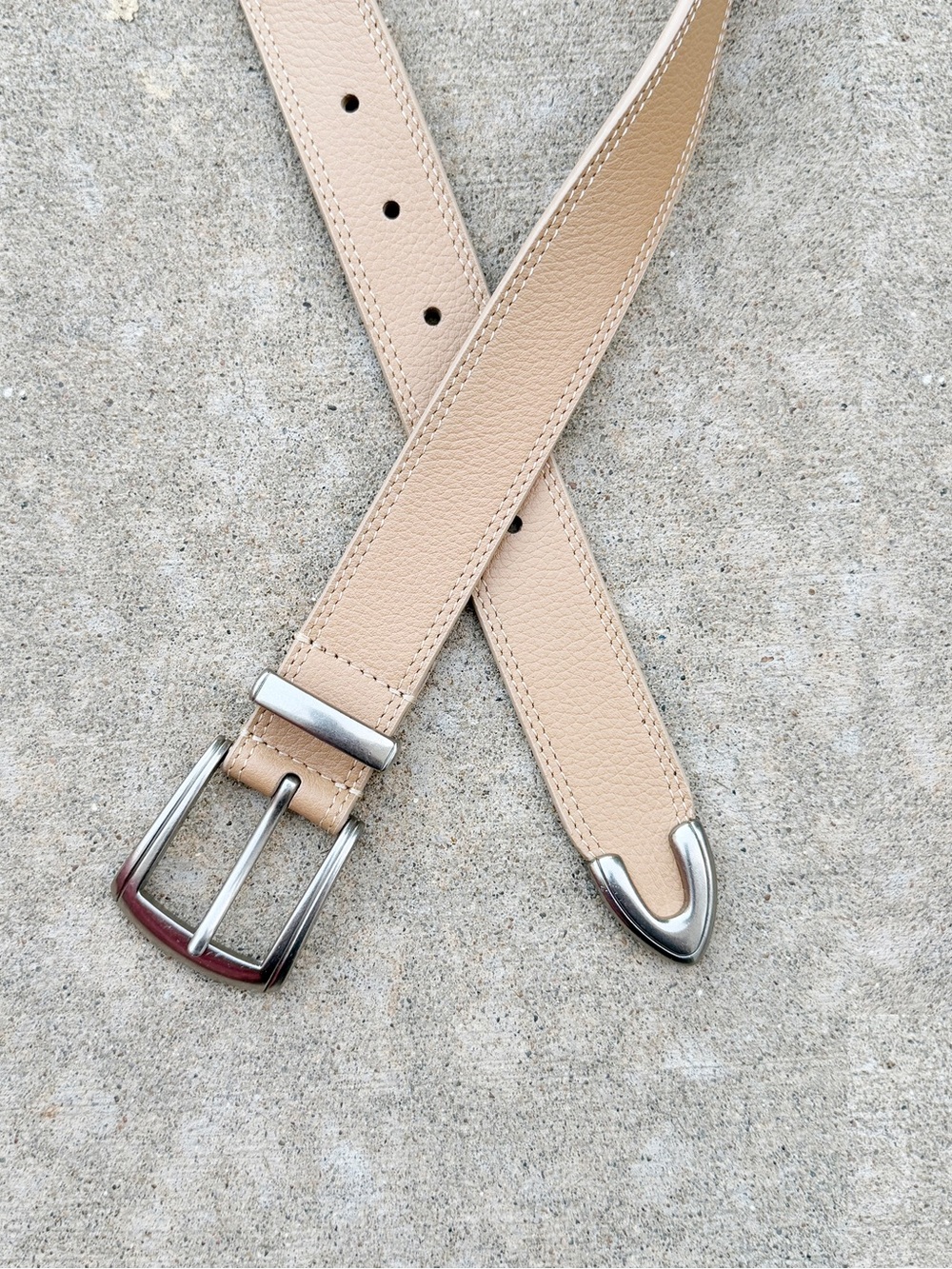 Italian genuine leather never worn belt with silver accent in fawn hued leather - Picture 3 of 5